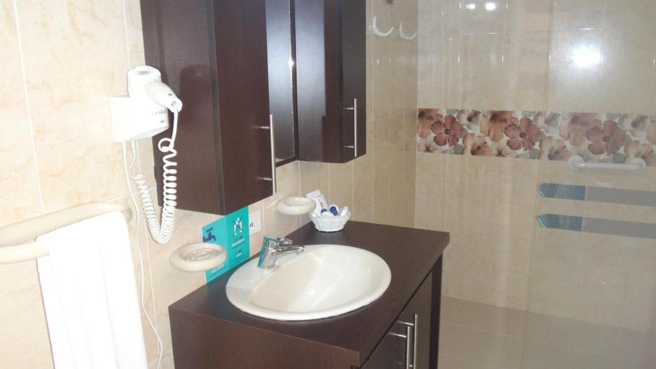 Hotel Posada Del Mar Fresh Water Bay エクステリア 写真