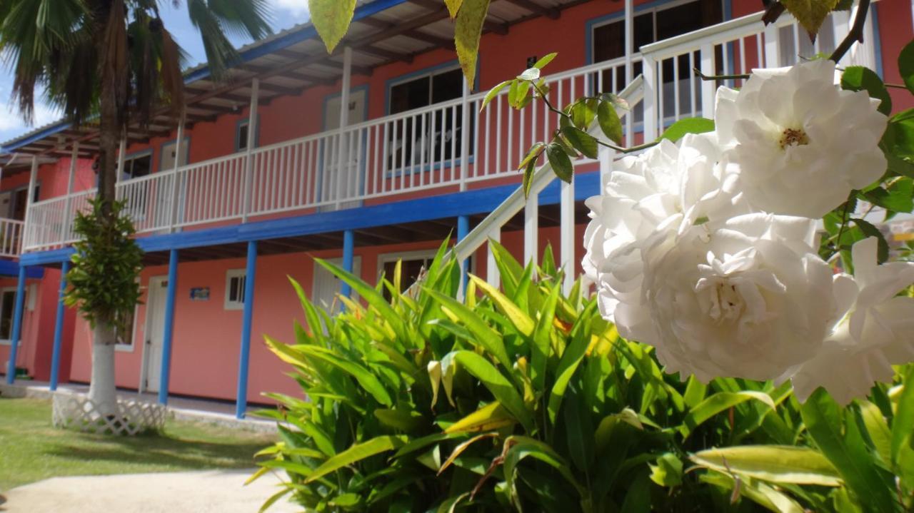 Hotel Posada Del Mar Fresh Water Bay エクステリア 写真